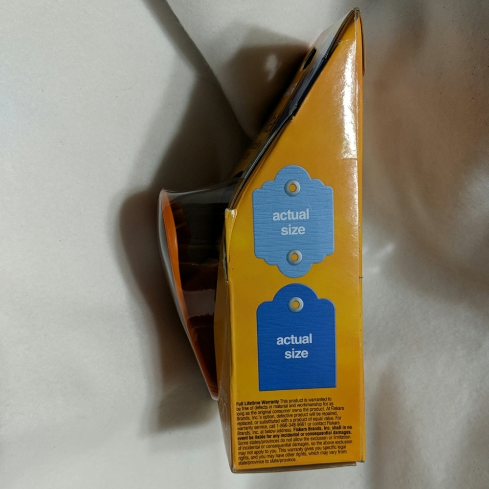 Fiskars Tag Maker - Picture 3 of 5